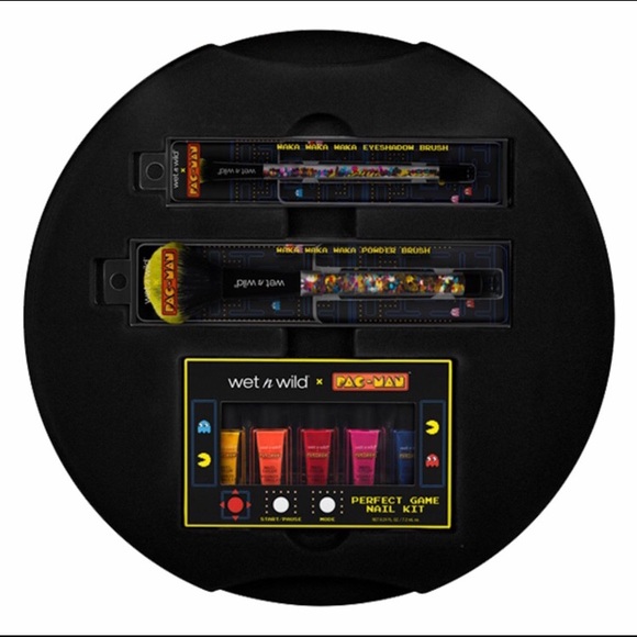 GiANT BOX Wet n wild PAC-MAN Limited Ed makeup set - Picture 3 of 8